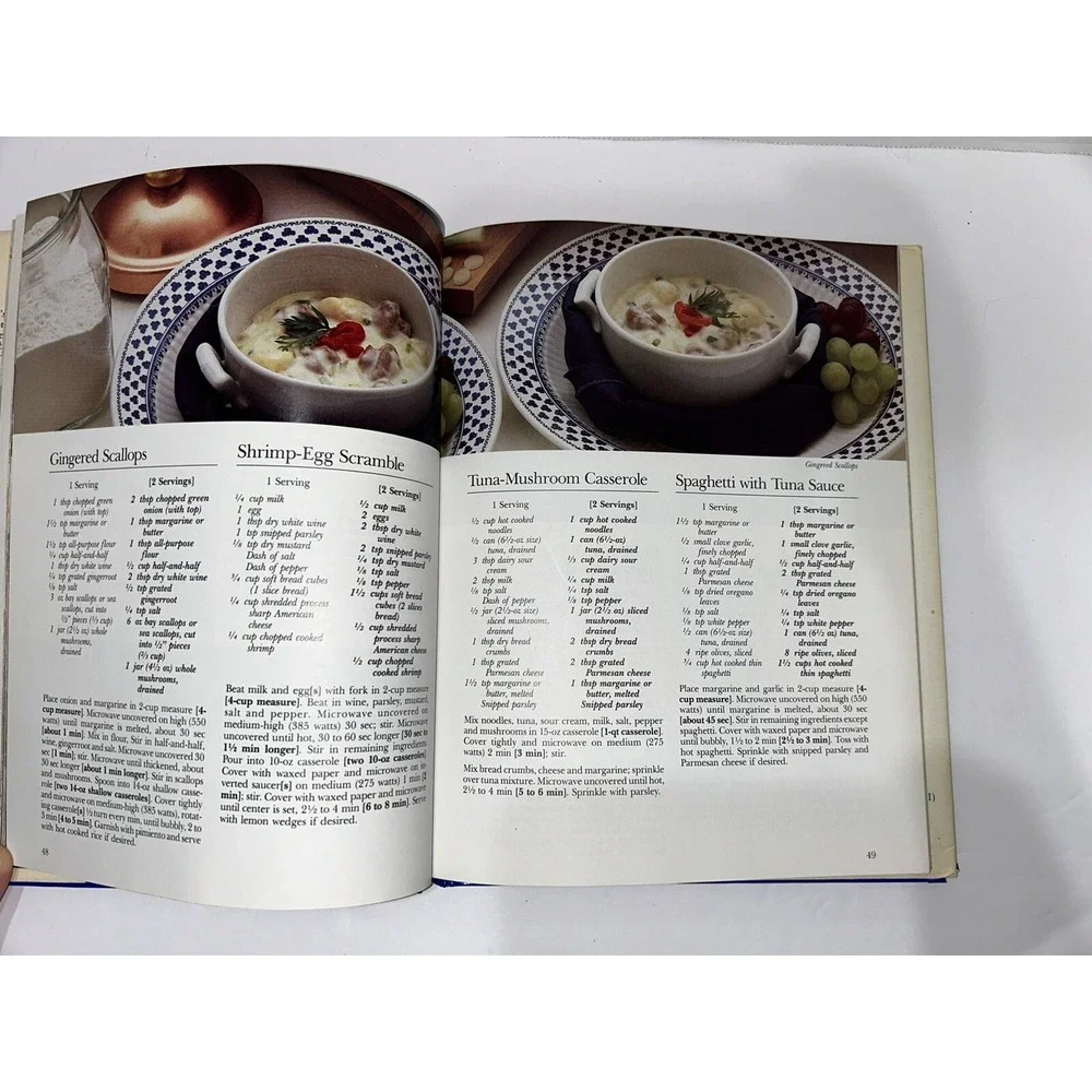 Betty Crocker's Microwaving for One or Two Hardcover‎ DJ 1985 1st Edition